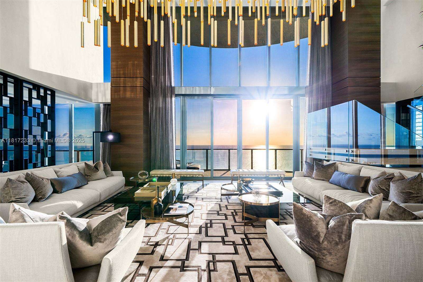 Regalia Unit #PH-43 | Picture 2