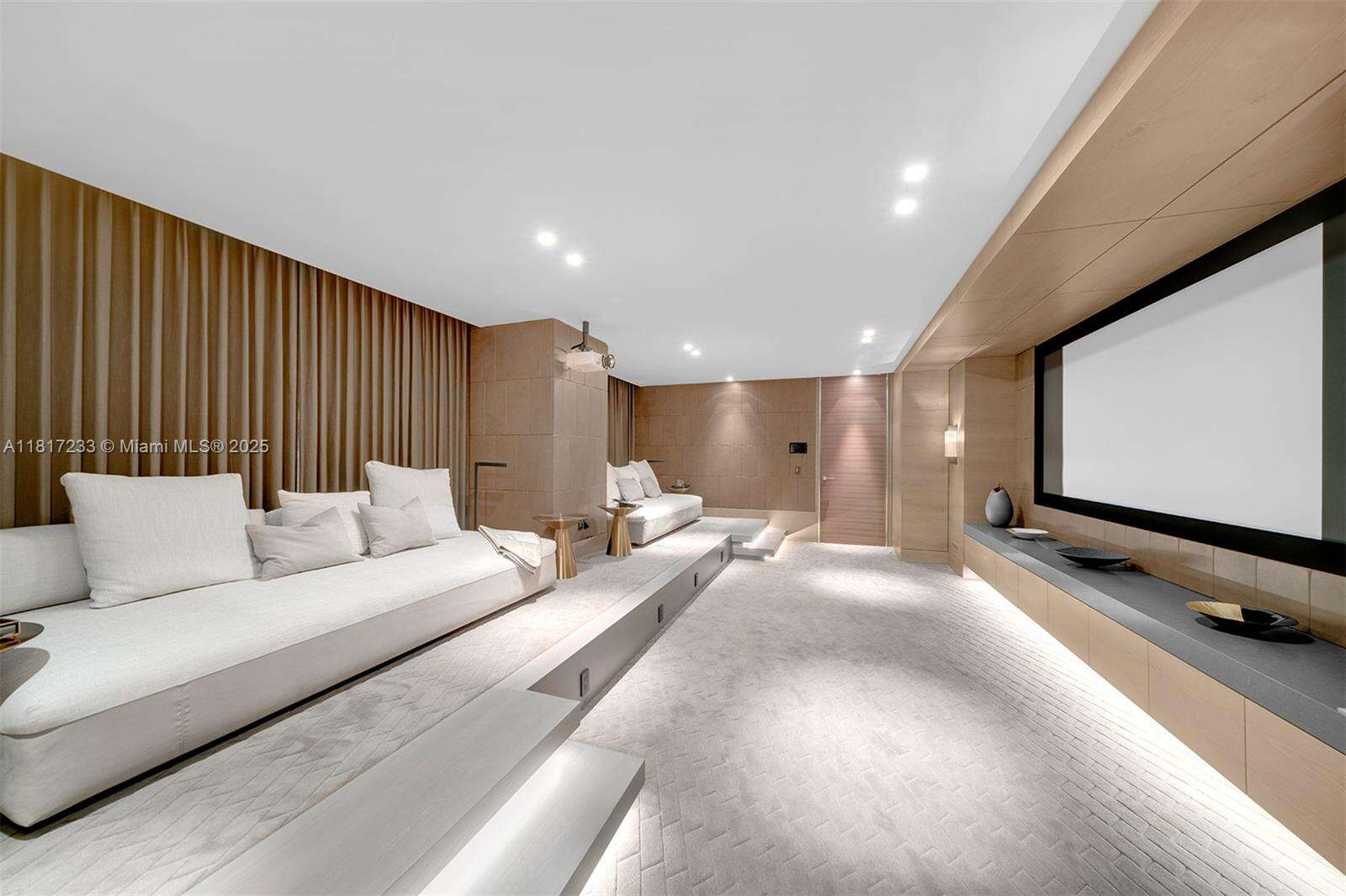 Regalia Unit #PH-43 | Picture 16