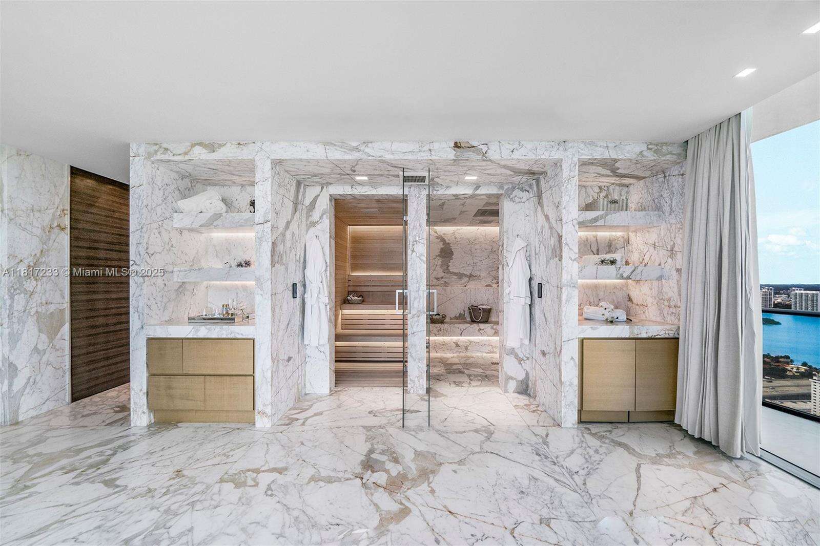 Regalia Unit #PH-43 | Picture 22