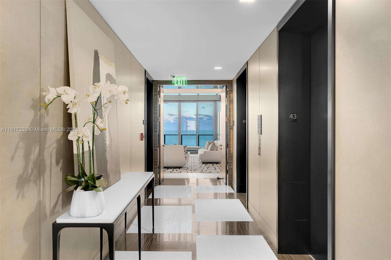 Regalia Unit #PH-43 | Picture 30