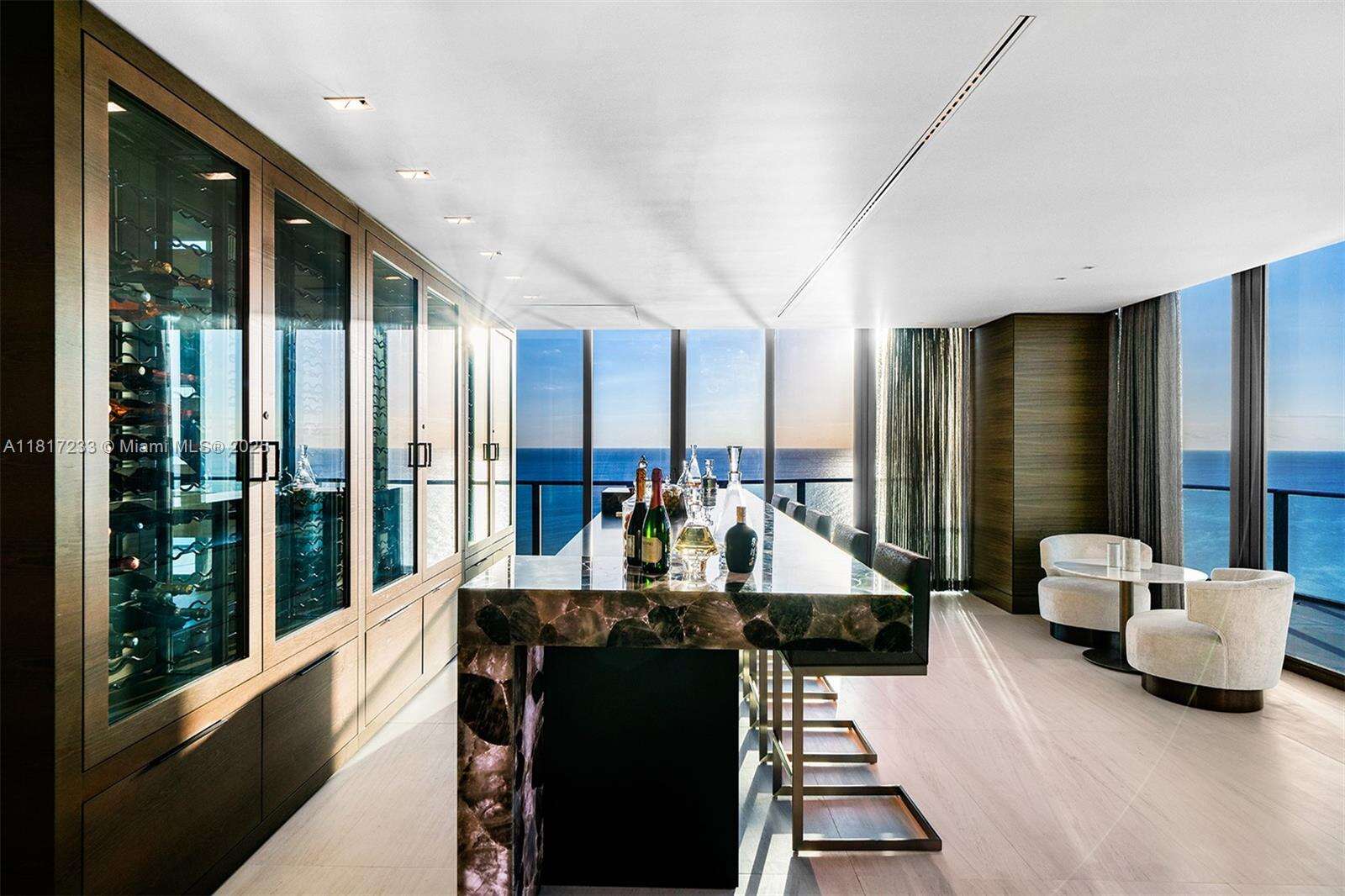 Regalia Unit #PH-43 | Picture 10