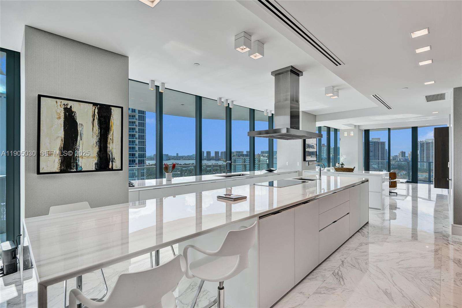 Regalia Unit #16 | Picture 12