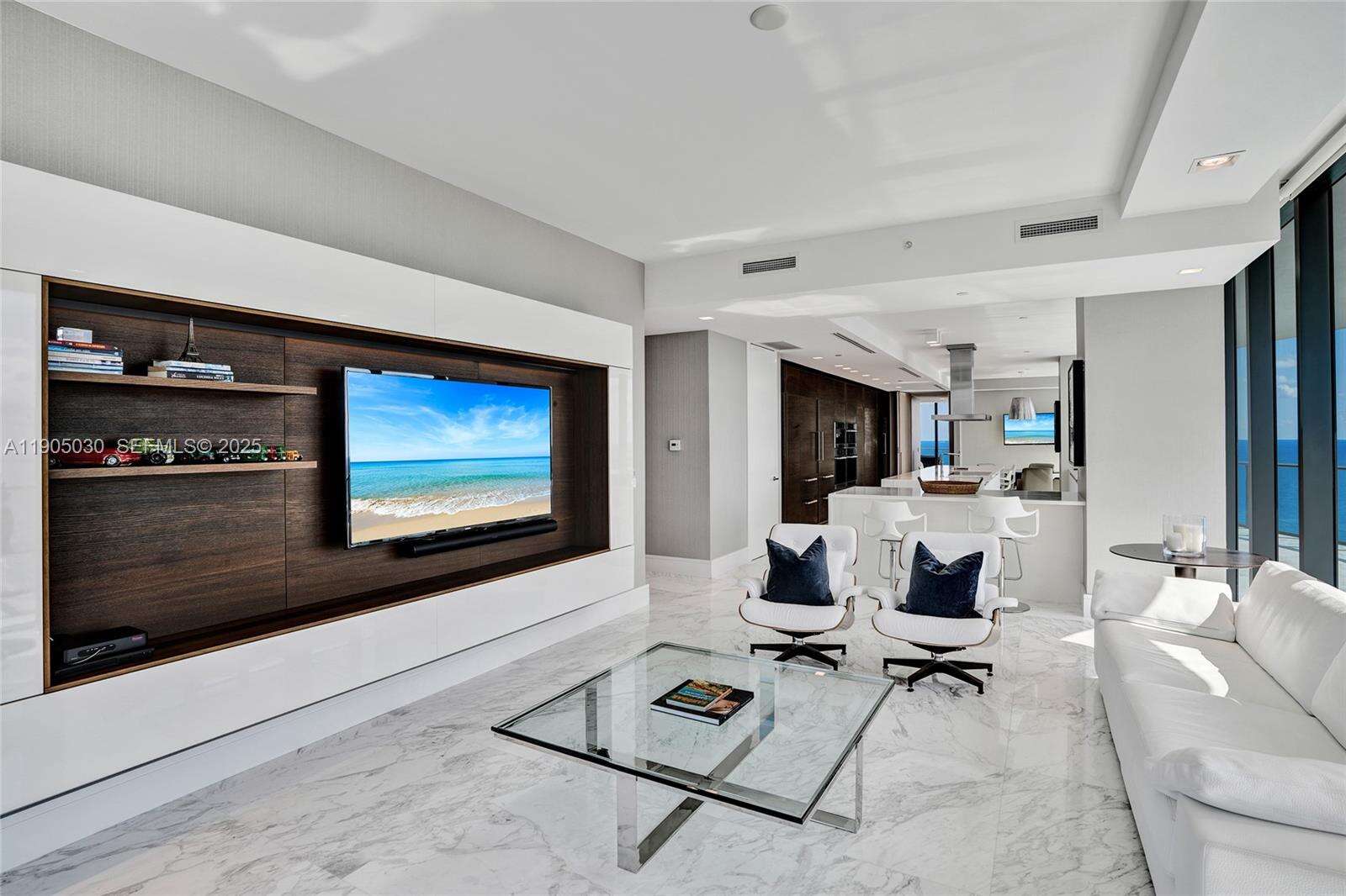 Regalia Unit #16 | Picture 19