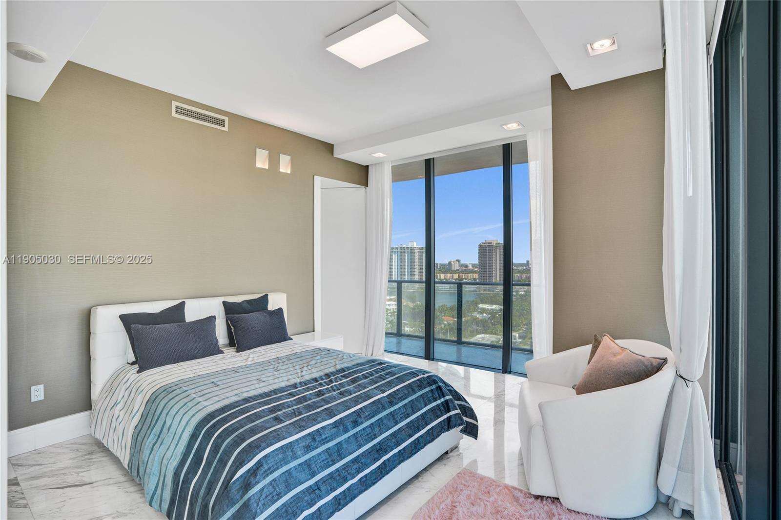 Regalia Unit #16 | Picture 31