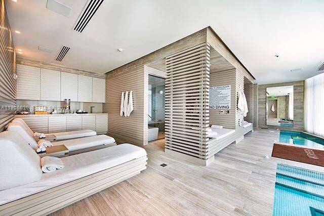 Regalia Unit #16 | Picture 64