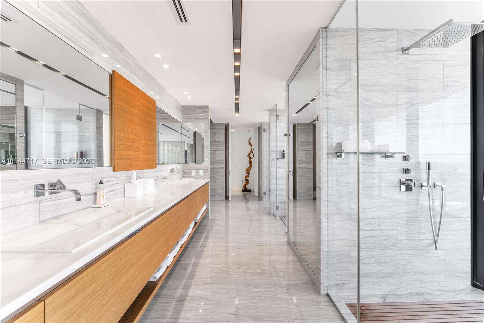 Regalia Unit #12 | Picture 38