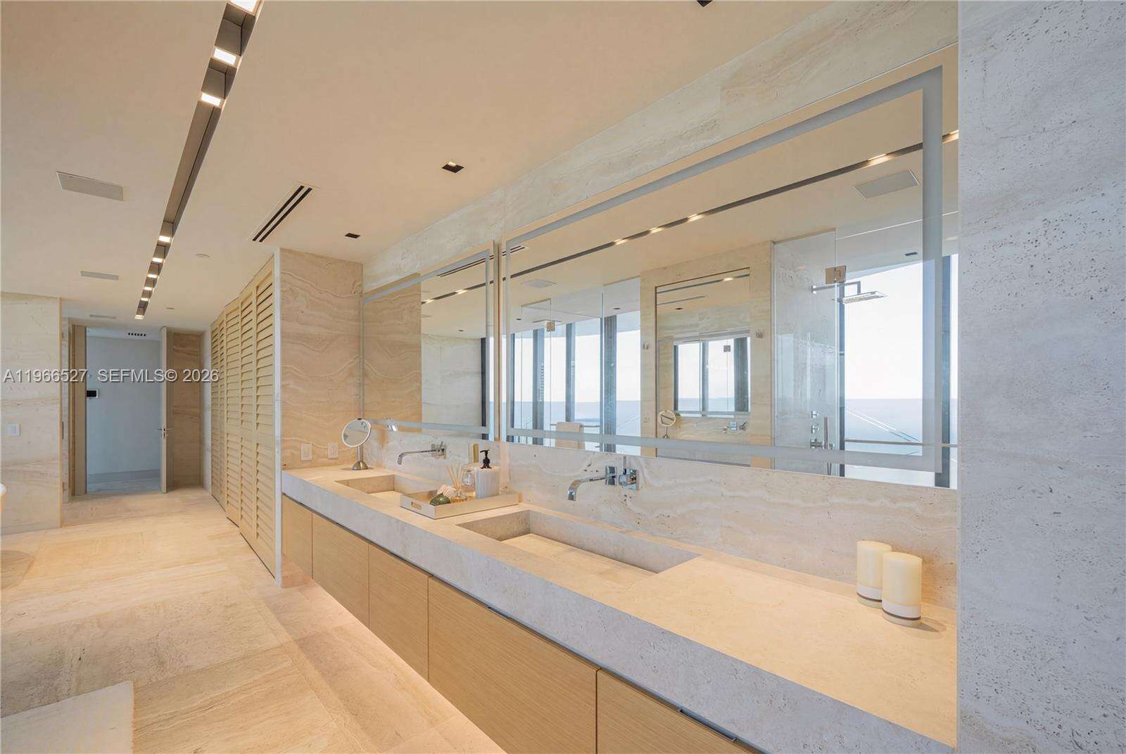 Regalia Unit #9 | Picture 26