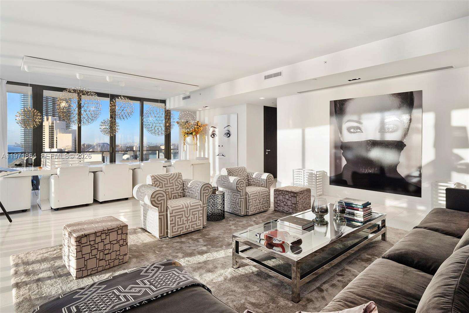 Regalia Unit #30 | Picture 15