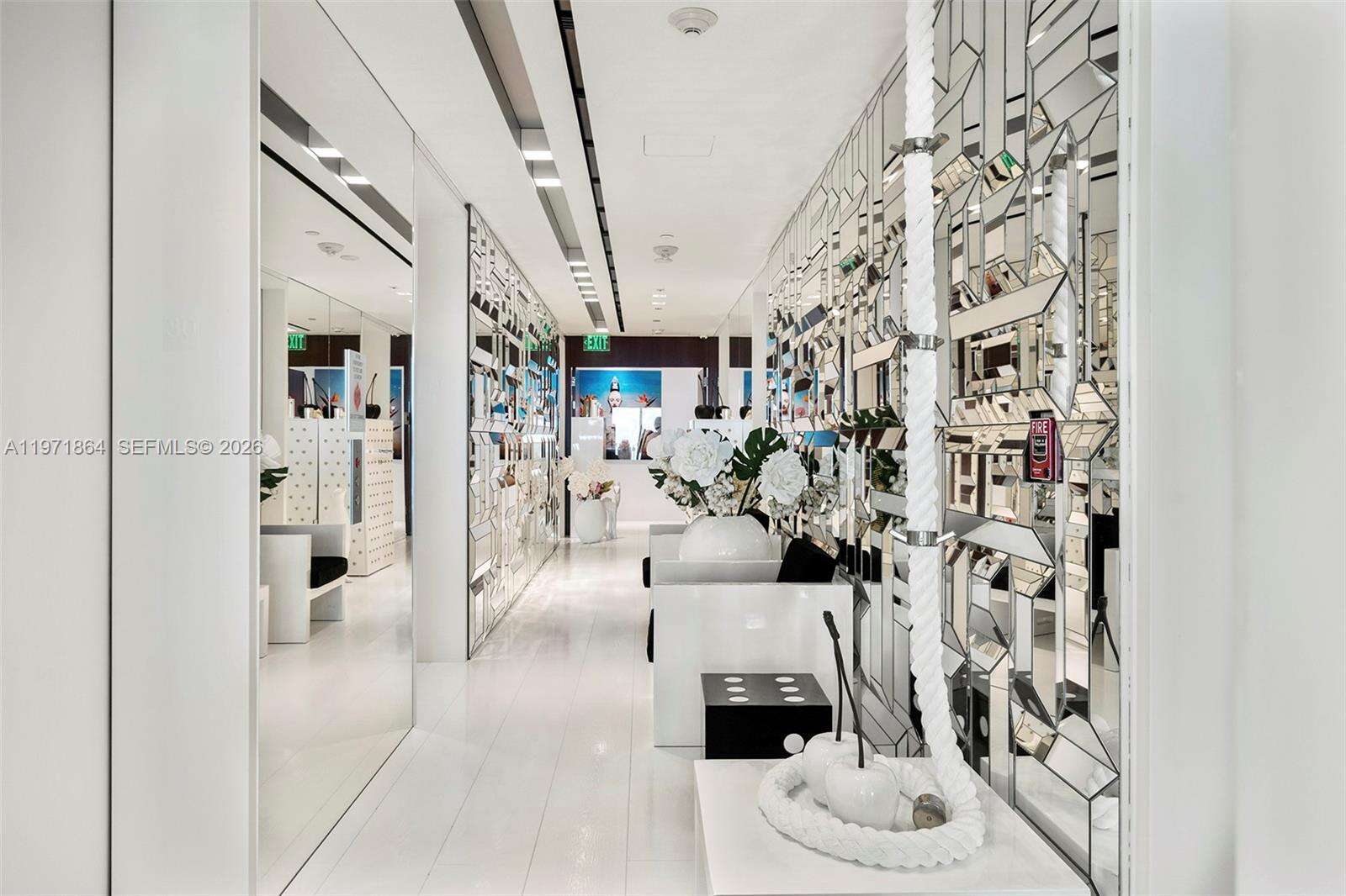 Regalia Unit #30 | Picture 24