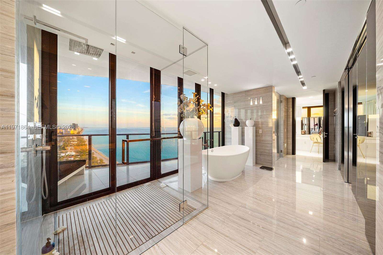 Regalia Unit #30 | Picture 35