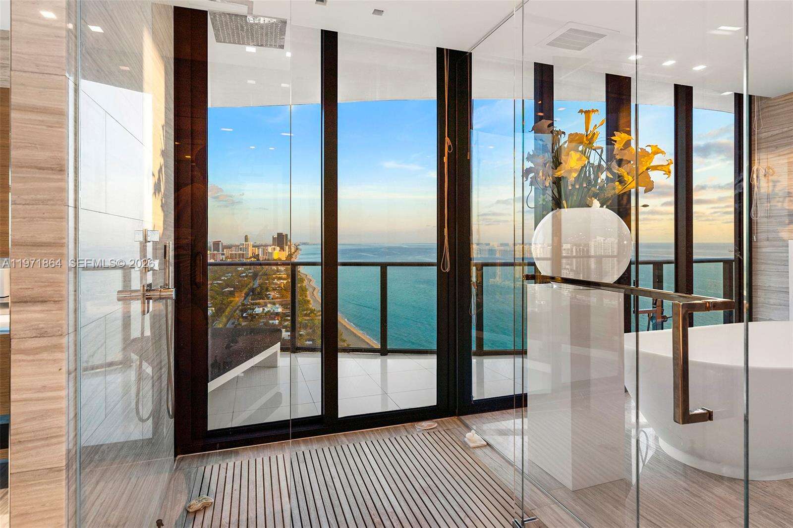 Regalia Unit #30 | Picture 36