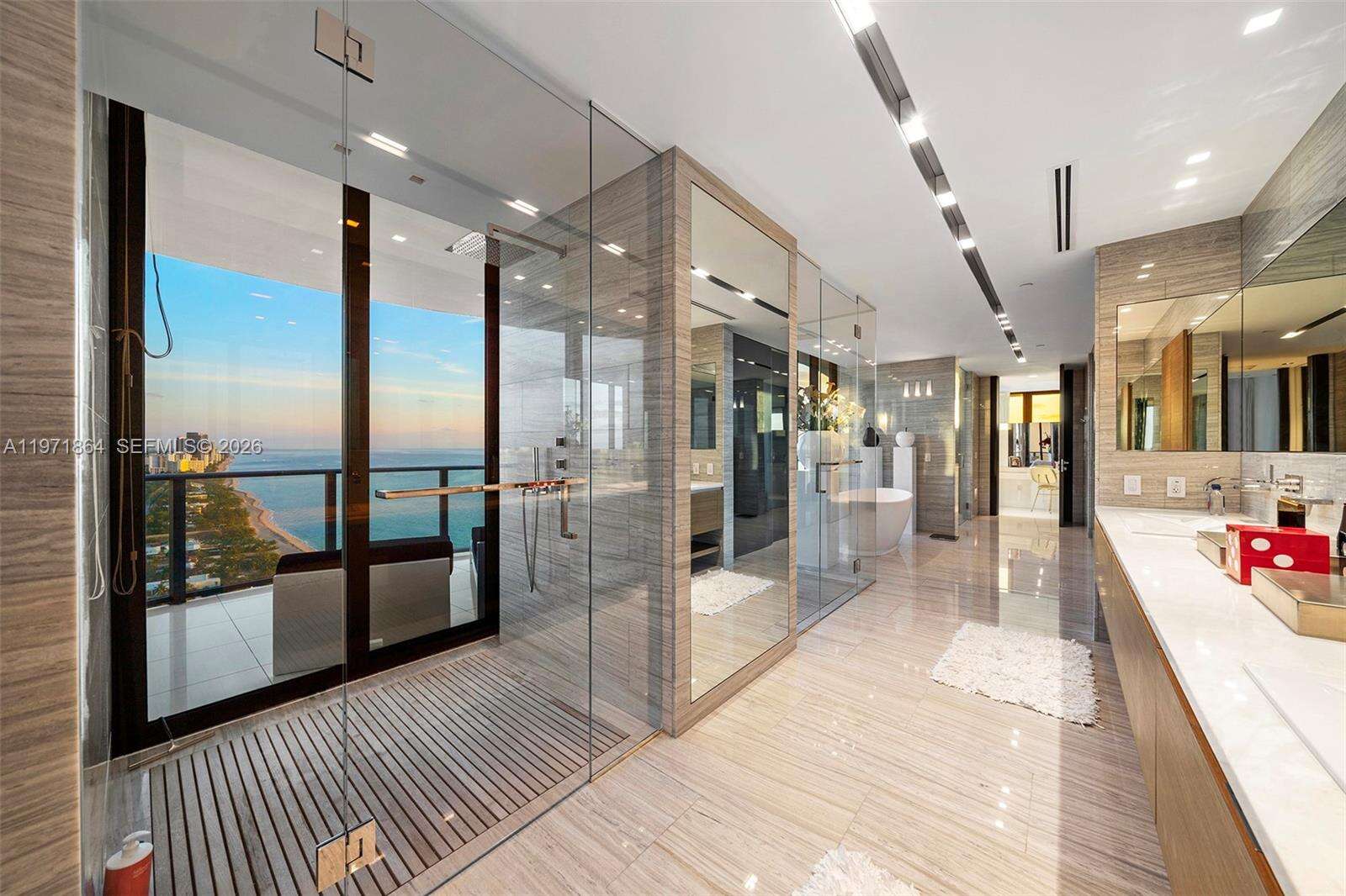 Regalia Unit #30 | Picture 40