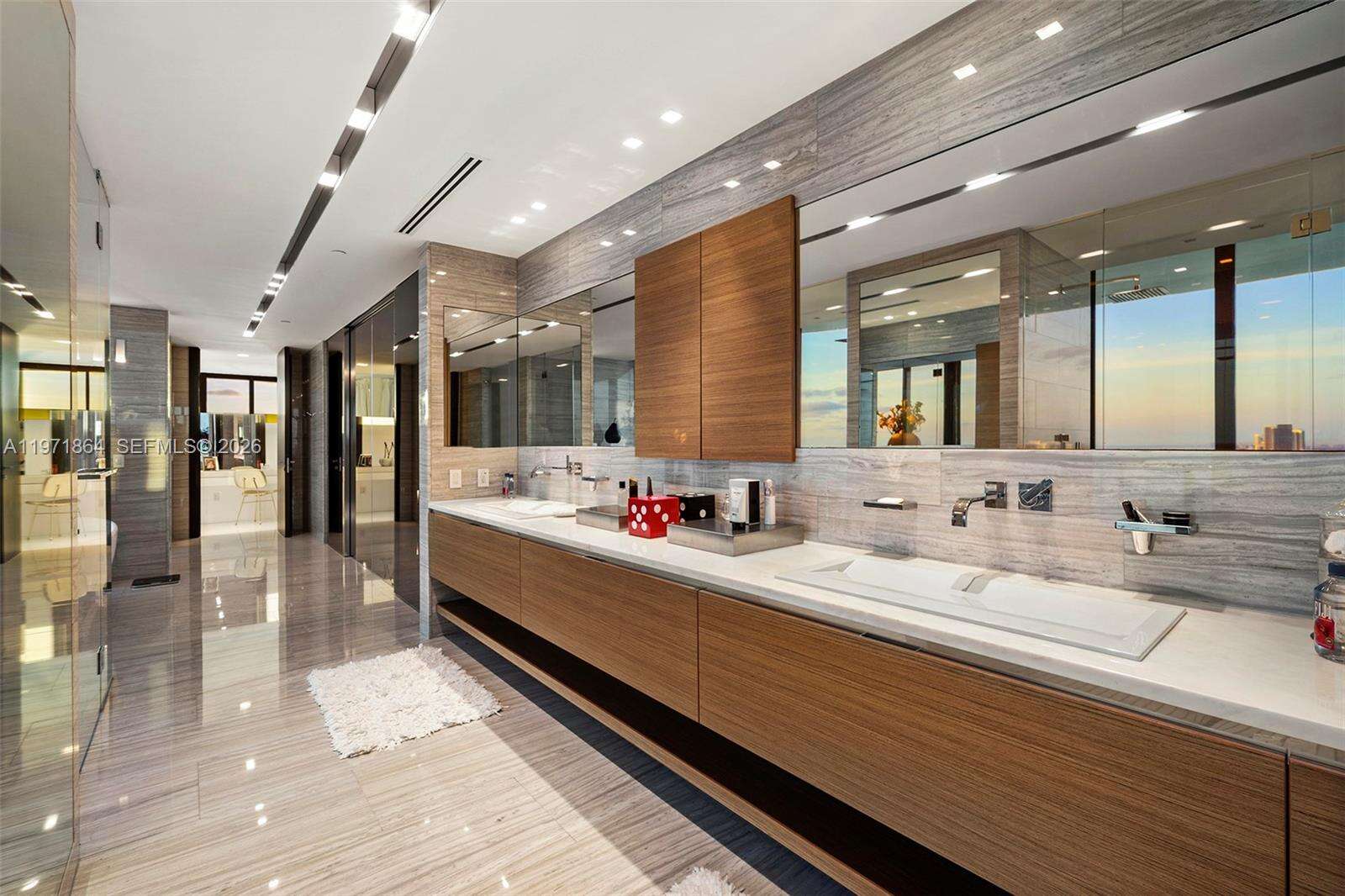 Regalia Unit #30 | Picture 41