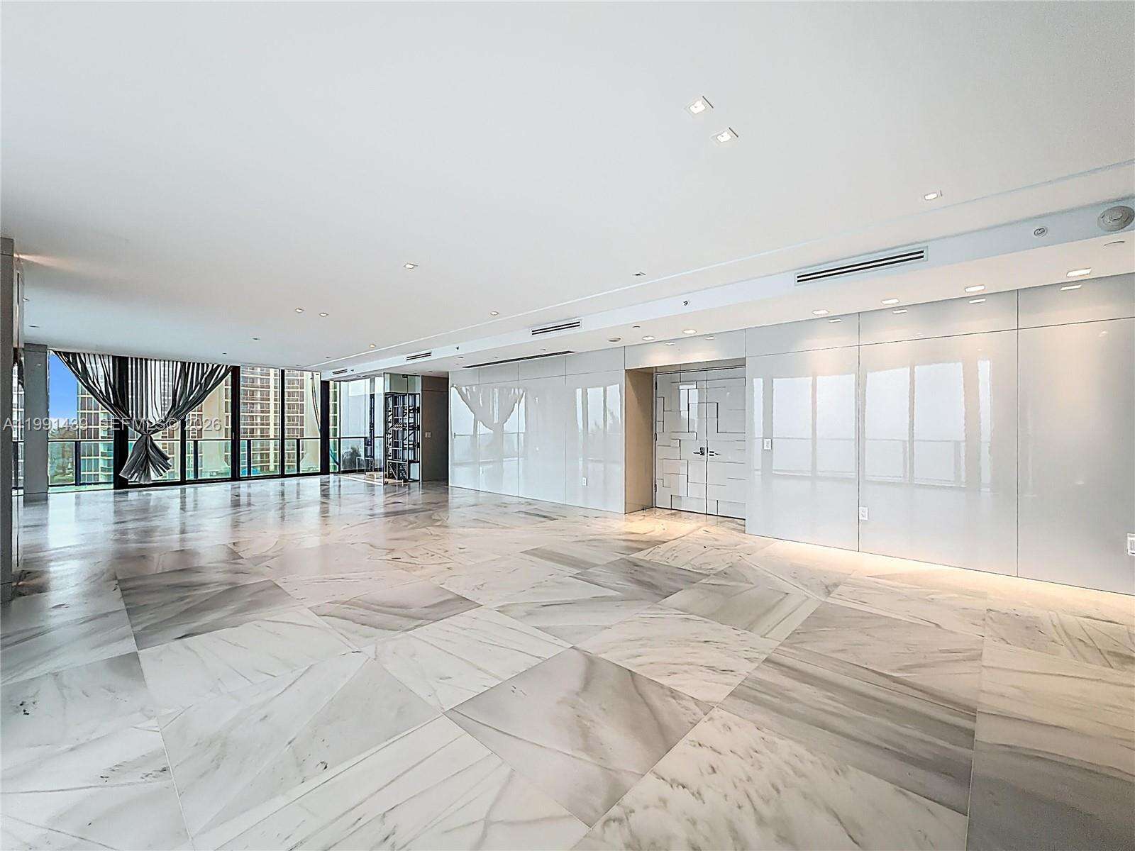 Regalia Unit #5 | Picture 11