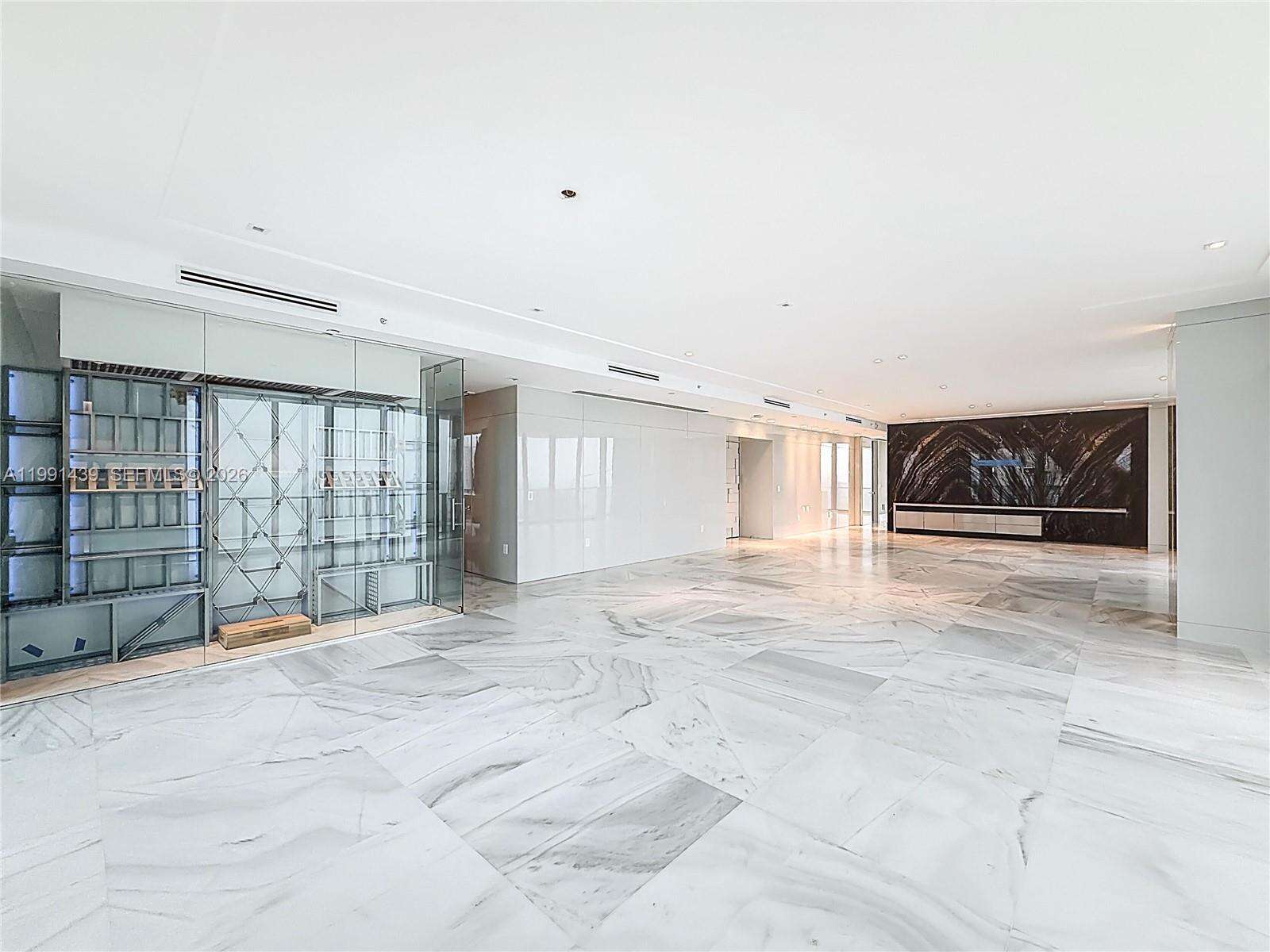 Regalia Unit #5 | Picture 14