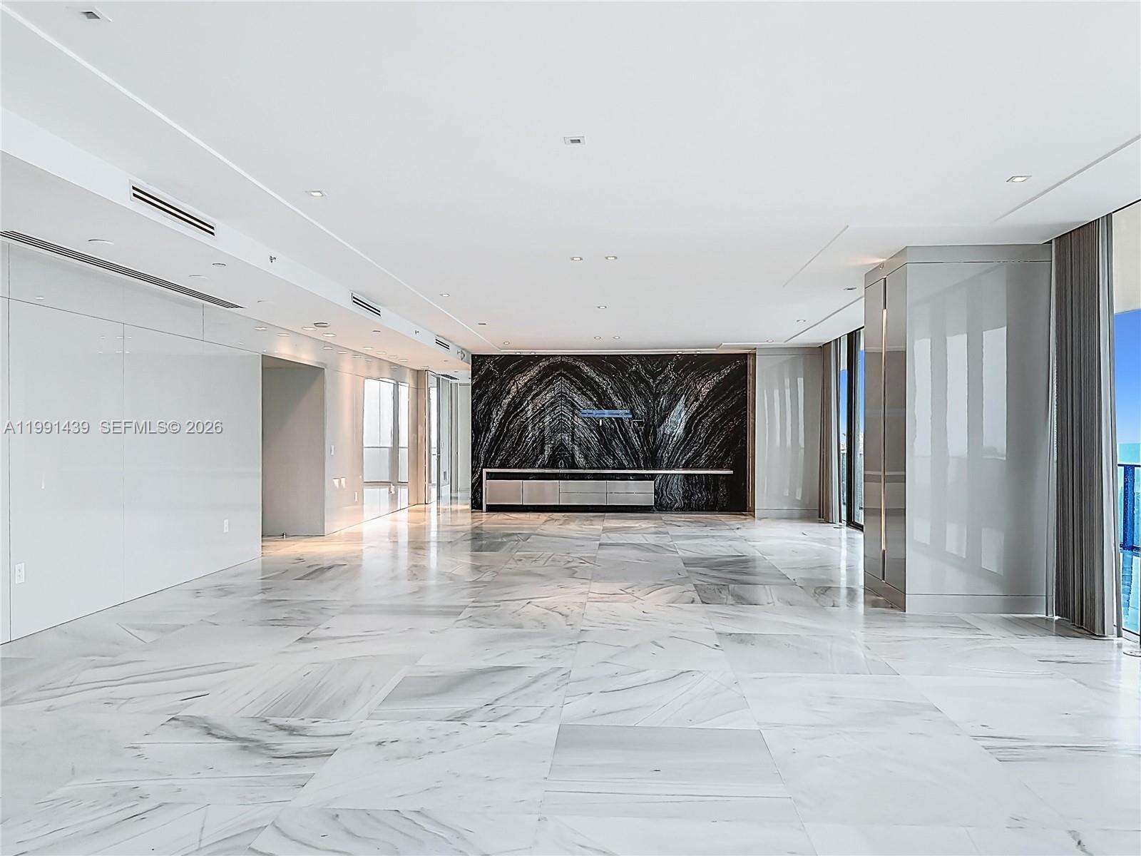 Regalia Unit #5 | Picture 18