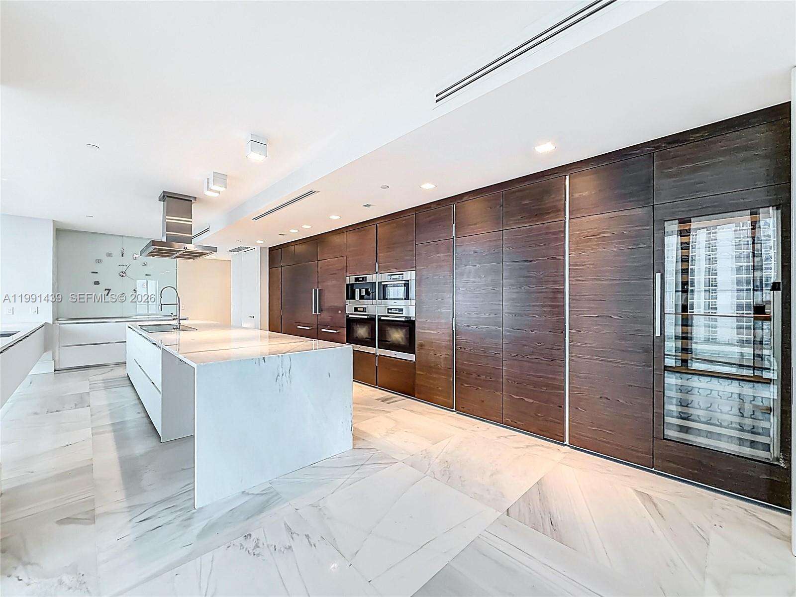 Regalia Unit #5 | Picture 22