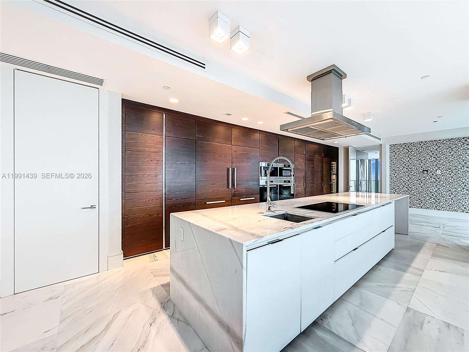 Regalia Unit #5 | Picture 27