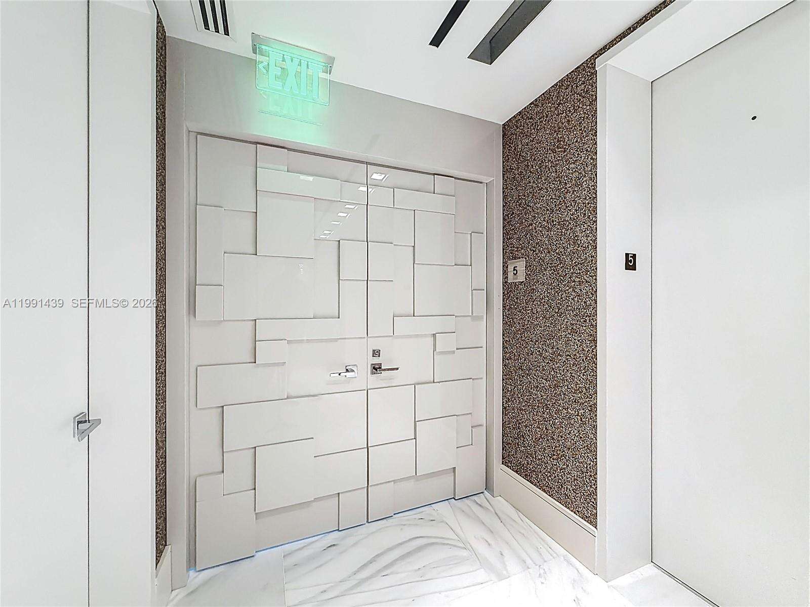 Regalia Unit #5 | Picture 4