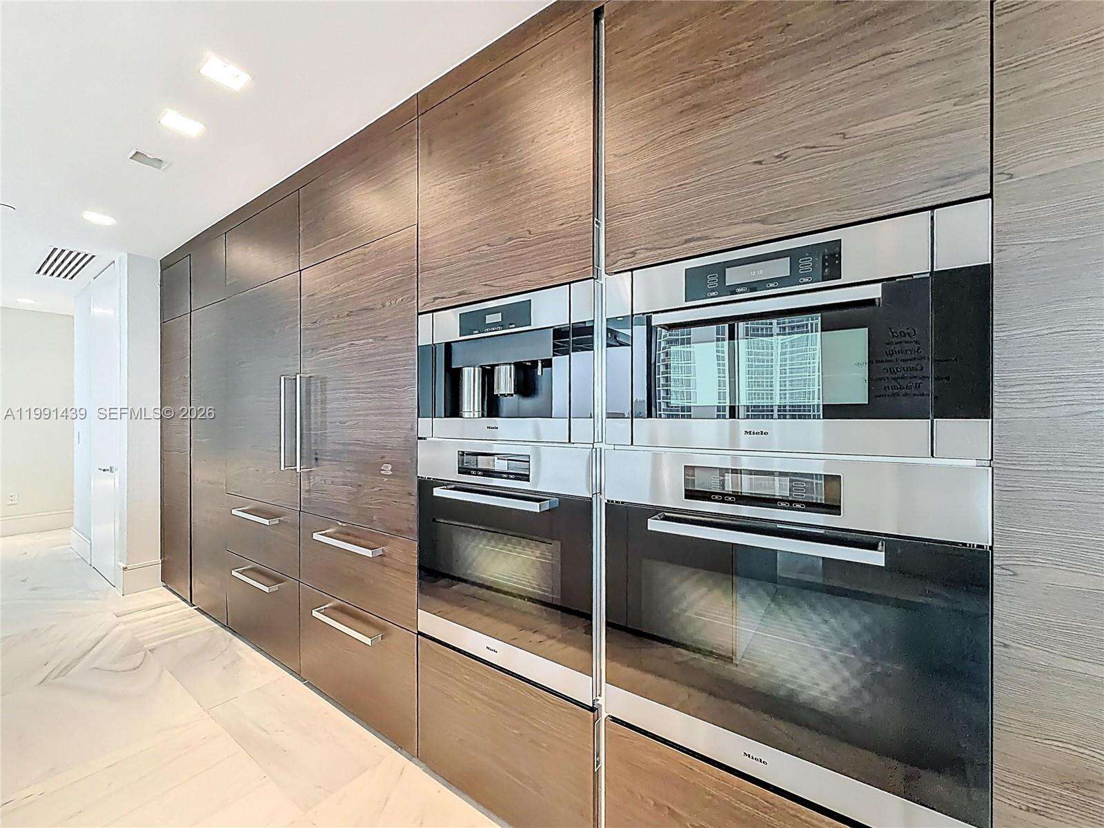 Regalia Unit #5 | Picture 34