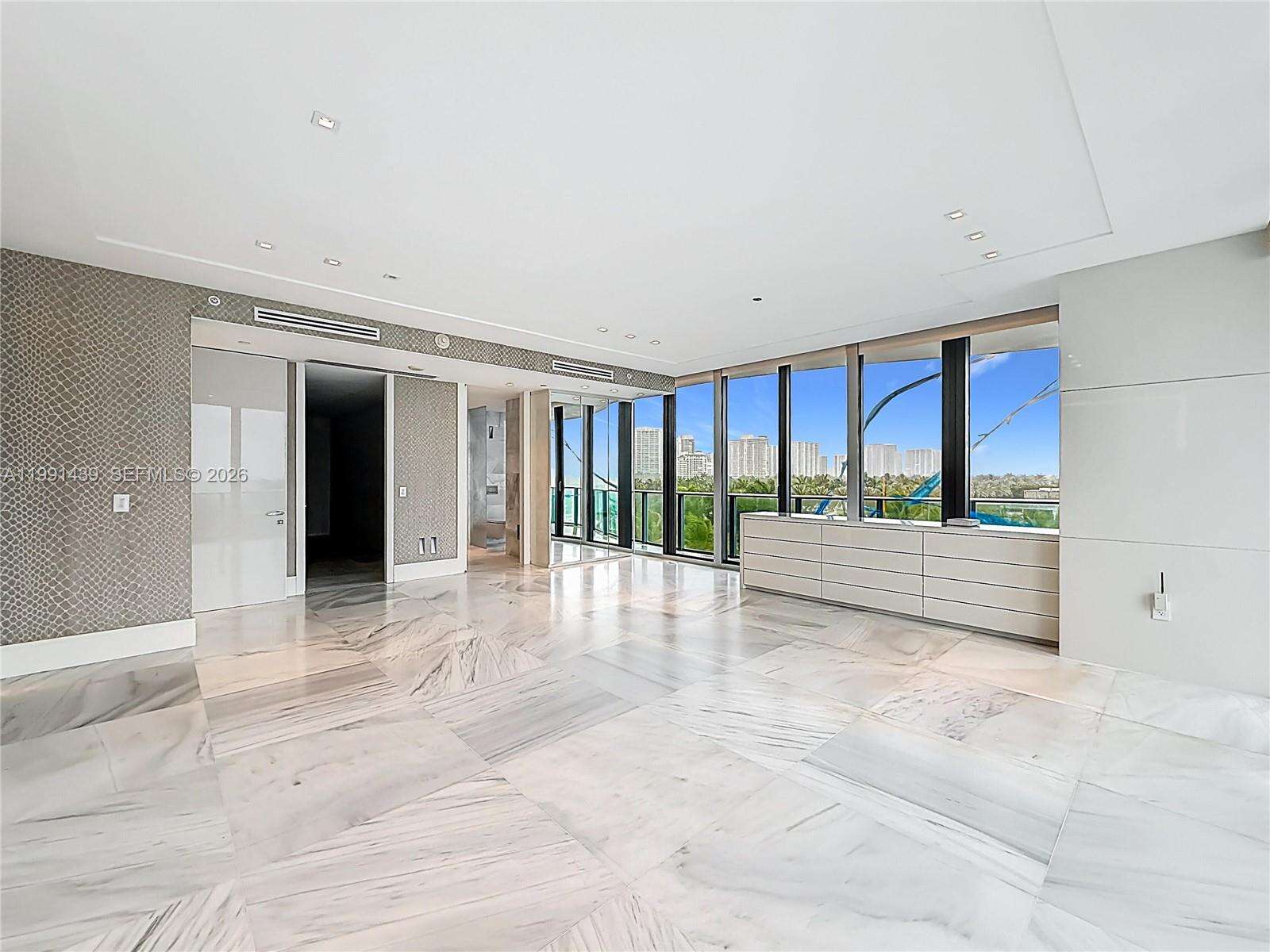 Regalia Unit #5 | Picture 41