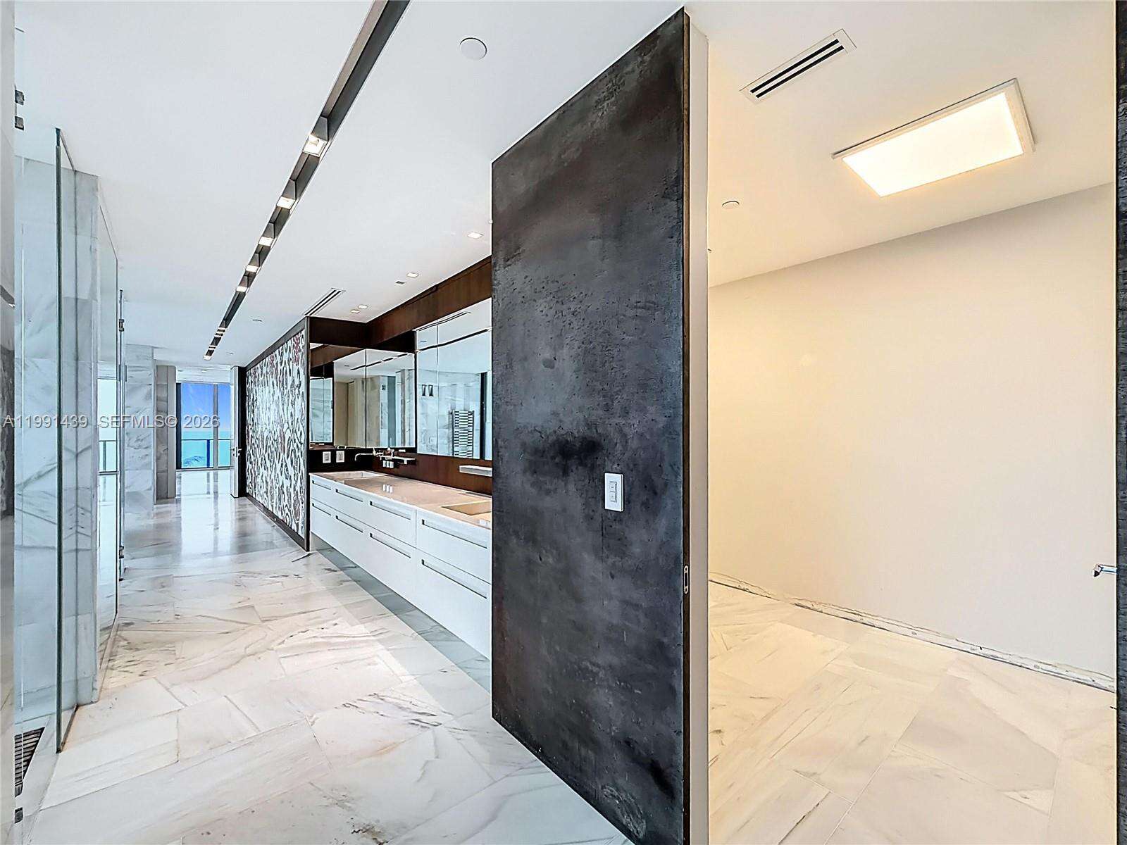 Regalia Unit #5 | Picture 57