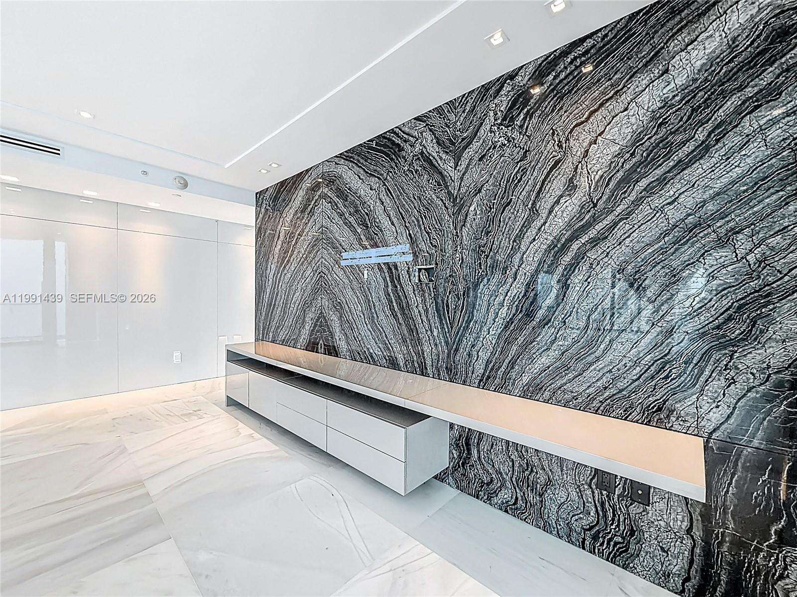 Regalia Unit #5 | Picture 9