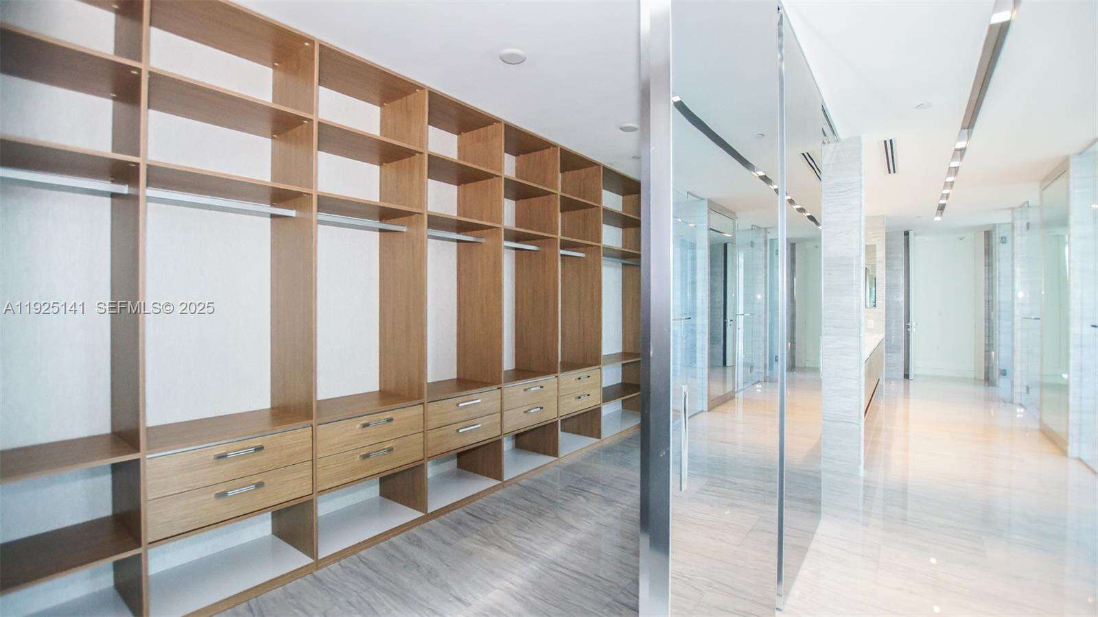 Regalia Unit #19 | Picture 11