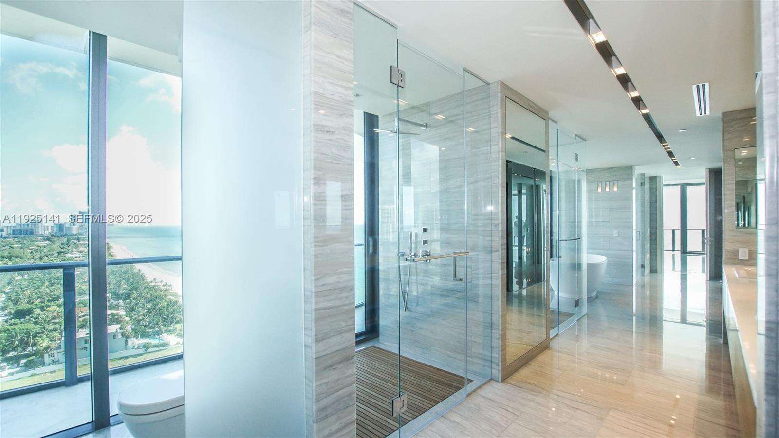 Regalia Unit #19 | Picture 13