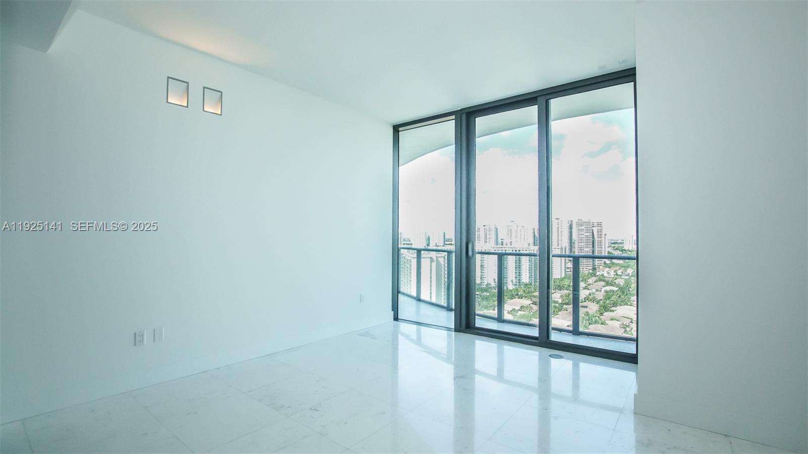 Regalia Unit #19 | Picture 19