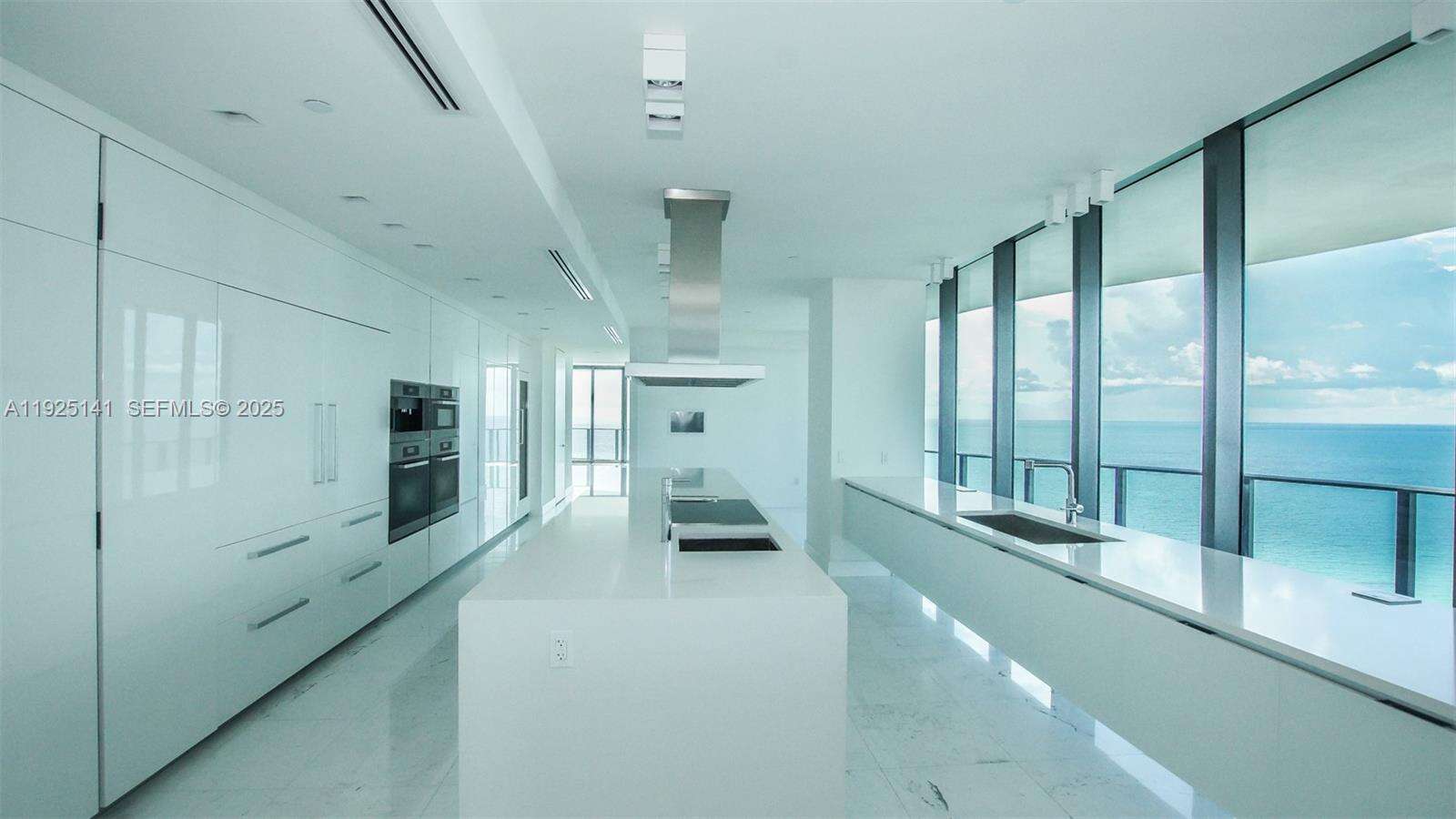 Regalia Unit #19 | Picture 23