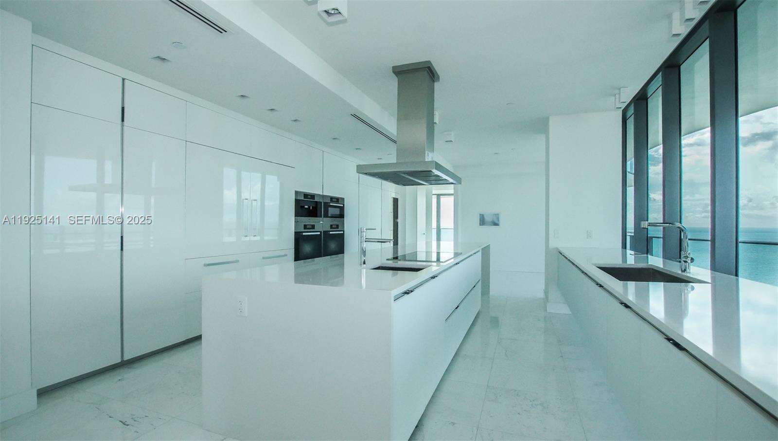 Regalia Unit #19 | Picture 24