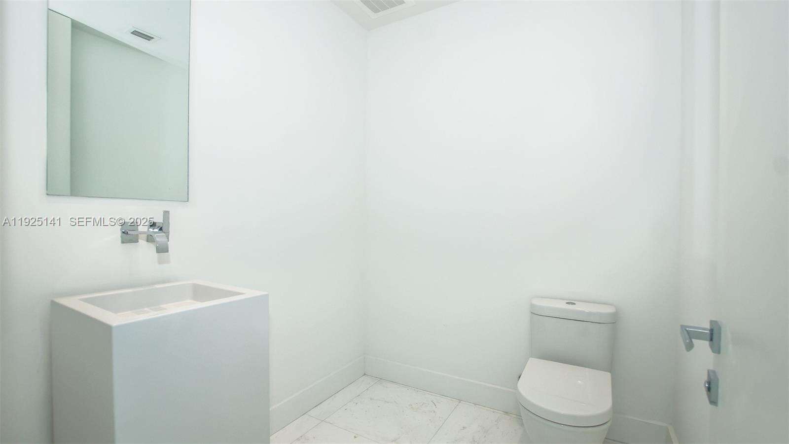 Regalia Unit #19 | Picture 31